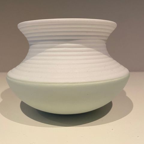 Skål / vase i matt porselen
