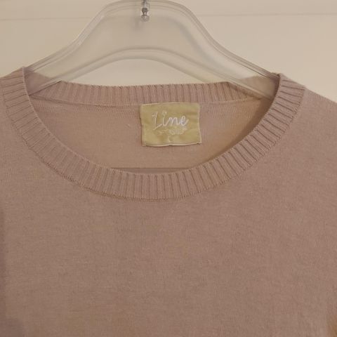 5% CASHMERE / KASJMIR. 23% ULL. Line of OSLO. Tynn genser.