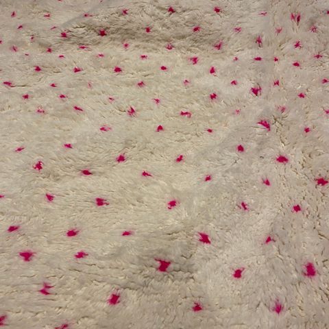 Nydelig marokkansk teppe håndlaget i 100% ull.