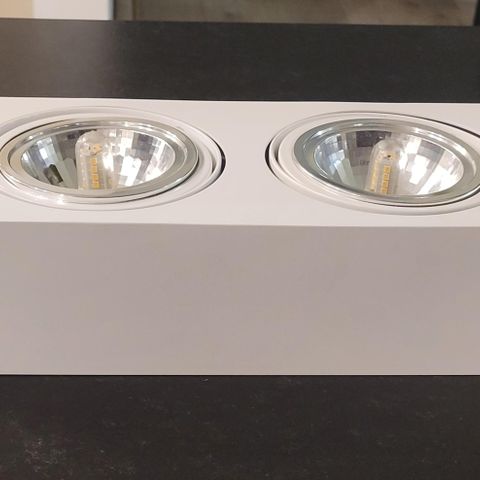 Taklamper , 2 lyskilder ,HVIT matt
