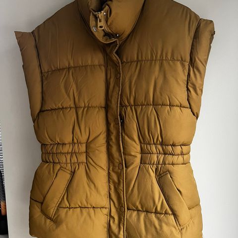 Vest gina tricot