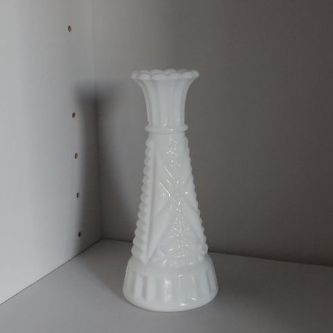 Vintage vase opalglass hvit