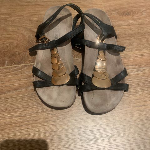 sandal