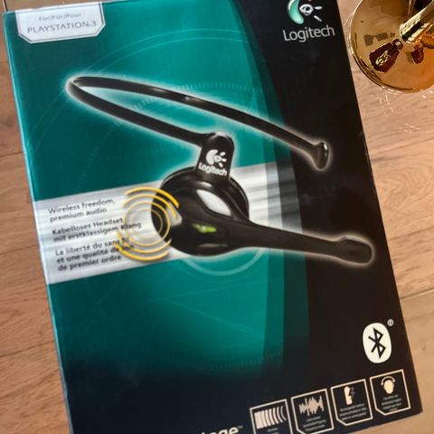 Logitech cordless Vantage Headset