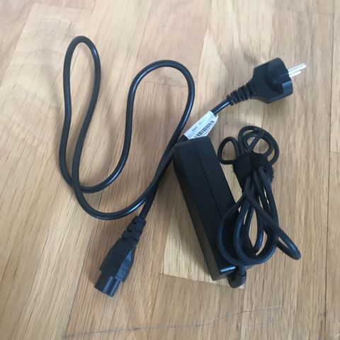 Lenovo ThinkPad AC Adapter [square]   - 90 W