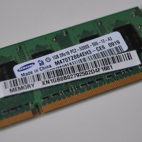 Samsung 1 Gb PC2/DDR2 5300S SO-DIMM/laptop-minne