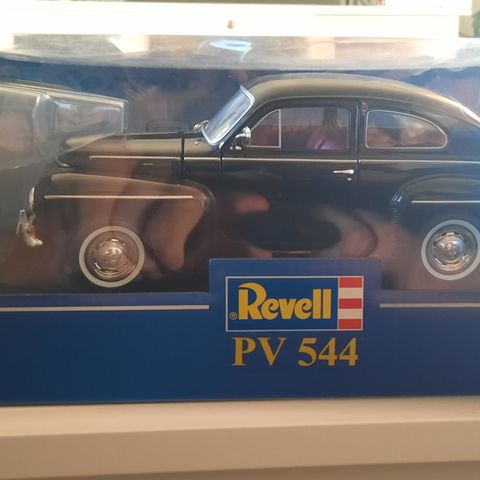 Revel Volvo PV 1:18