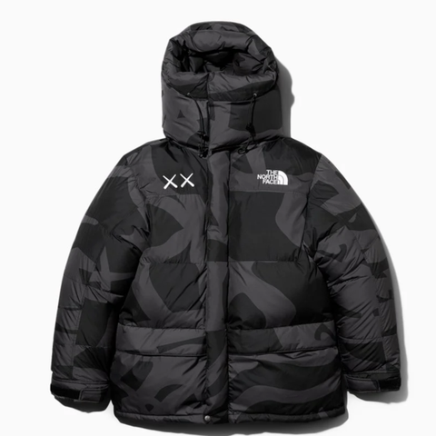 Ny og ubrukt North Face x Kaws boblejakke / dunjakke YME