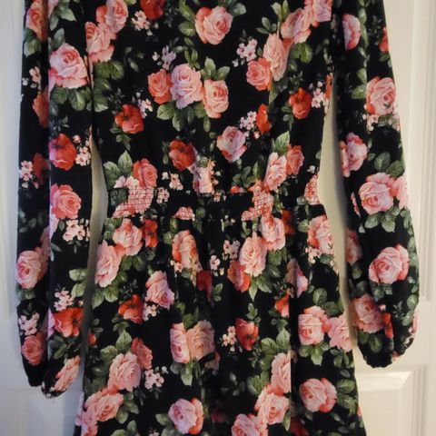 New Dress size M