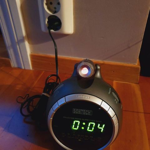 Projection digital alarm clock radio