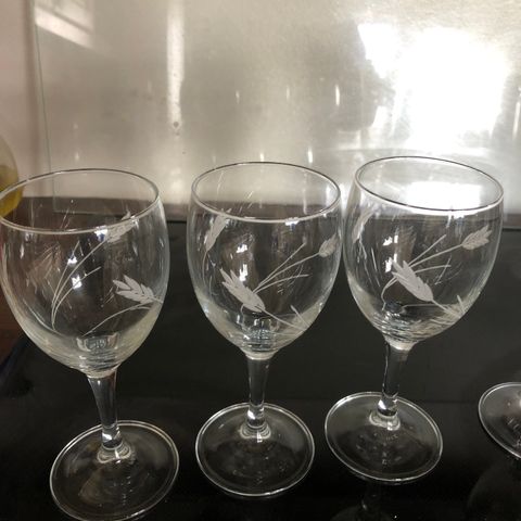 .Diverse glass selges for kr50 pr. stk