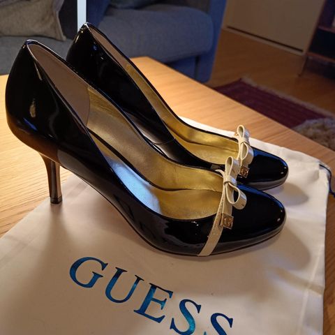 Guess pensko str 38