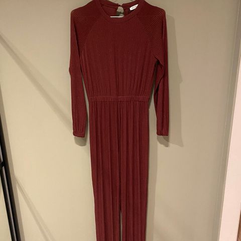 Superfin mørkerød Jumpsuit