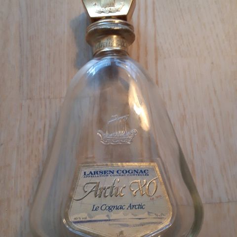 Larsen Cognac flaske.