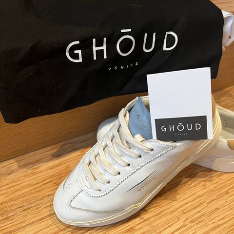 GHOUD sko sneakers lys blå, beige, hvitt str 36