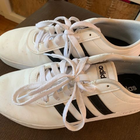 Adidas sneakers, str. 40