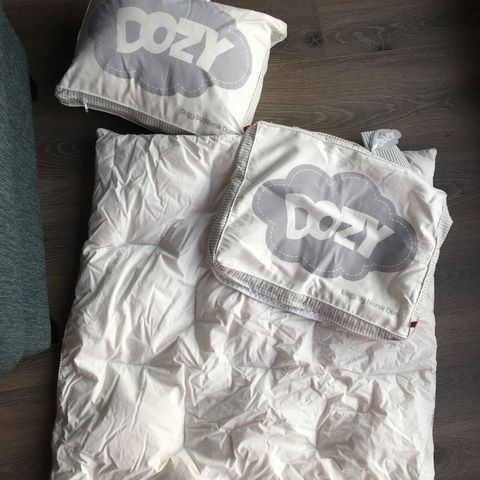 Dozy dundyne (norsk) og sengetøy