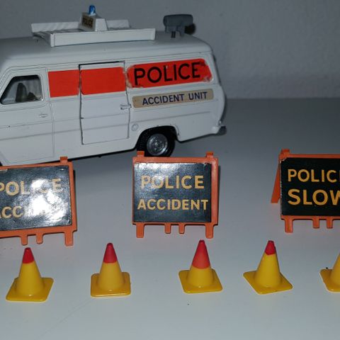 Ford Transit Police Accident Unit. Dinky Toys No. 272. Made in England 1975-1979