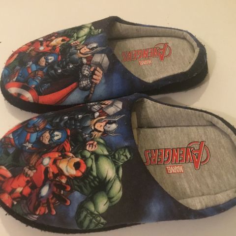 Marvel Avengers tøfler, str. 32-34