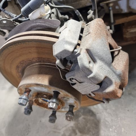 Bmw e90 320d bremsecaliper selges med skiver beggesider