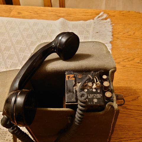 US felttelefon EE-8