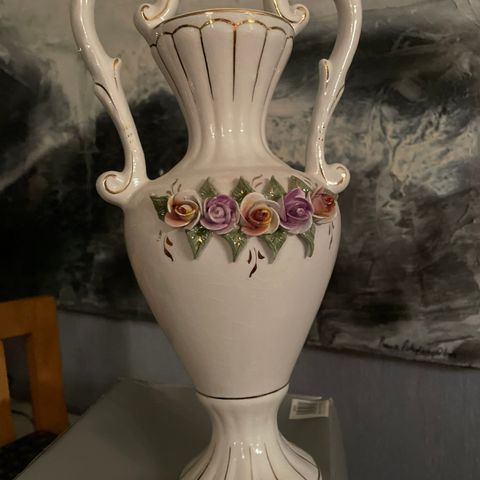 Nummerert vase høyde 31 cm. Skål diameter 13 cm. Åpen for bud