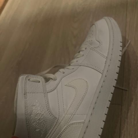 Jordan 1 mids triple white