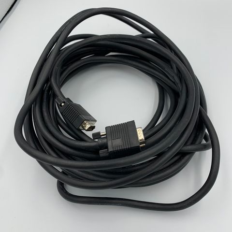 VGA kabel med 3.5mm jack plugger