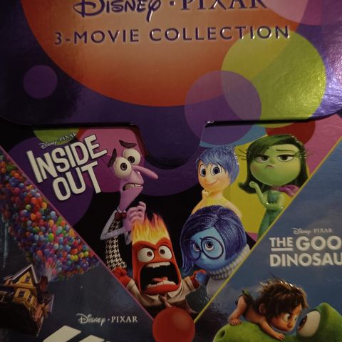 Disney Blu ray boks med Up, the good dinosaur og inside out