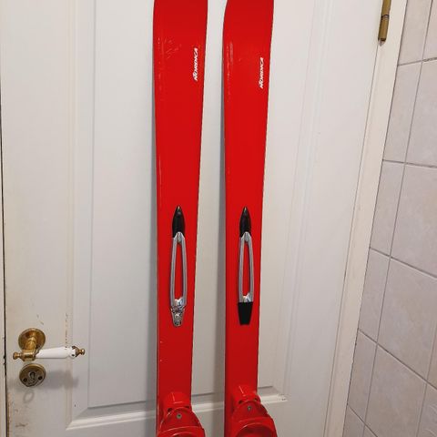 Nordica Next 7.0 Carving ski 177 cm.m/Rottefella Super Carve bindinger