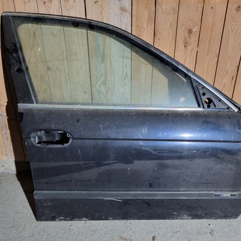 Bmw e39 m5 høyre dør foran selges bra stand