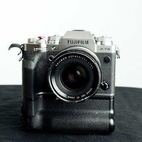 Fujifilm X-T4 pakke m batterigrep