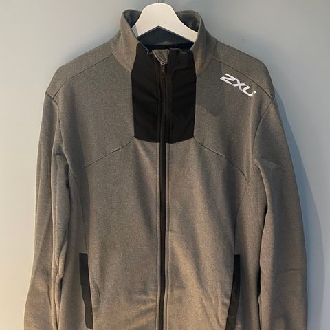 Nesten ubrukt 2XU fleece