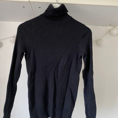 Svart turtleneck genser