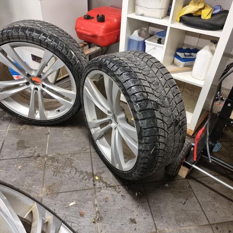 22 x 10 toms med 295-30-22 piggfritt