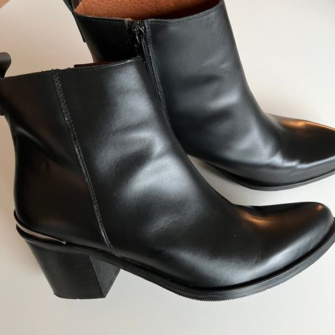 Sixtyseven boots str 37