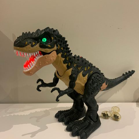 Superkul Tyrannosaurus Rex som brøler, går, legger egg og lyser