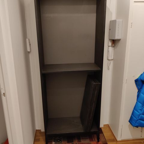 Bokhylle IKEA Hemnes (?) - Brunsvart