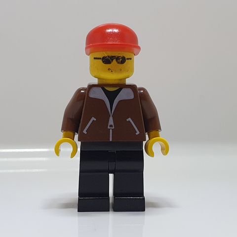 LEGO Figur med brun jakke (trn021)