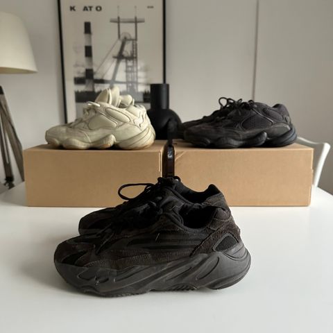 Yeezy 700 vanta