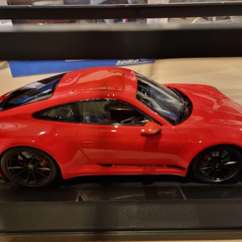 Porsche 911 Carerra 4s 2019 Scala 1:18