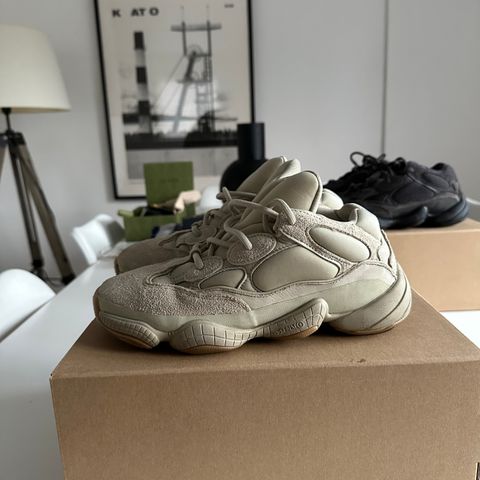 Yeezy  500 stone 39 1/3