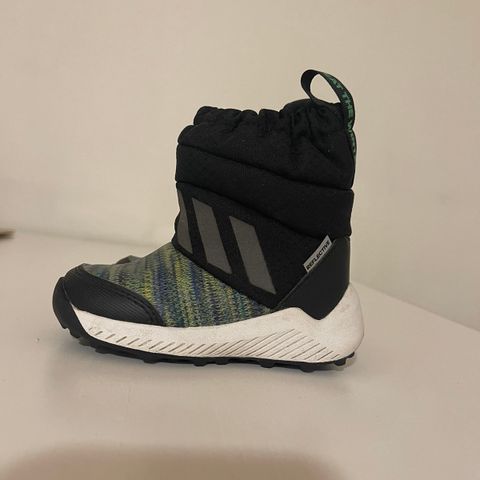 Vintersko Adidas str 20