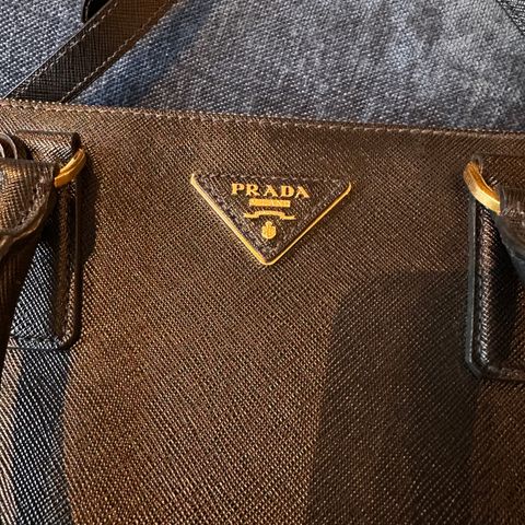 Prada saffiano lux small