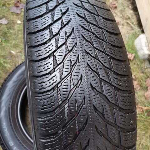 2stk Vinterdekk NOKIAN HAKKAPELIITTA 215/65/17 103R SUV