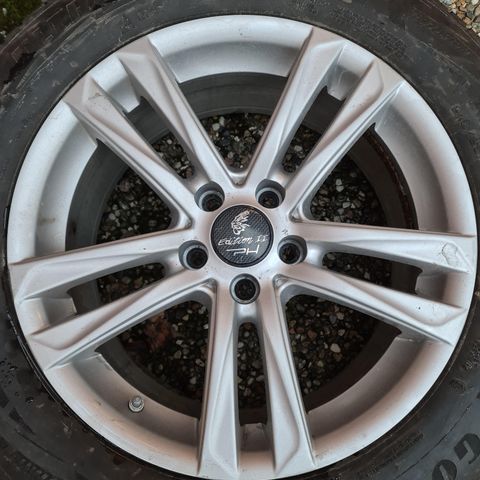 4 SUV alufelger m/Goodyear Ultragrip Ice piggfrie vinterdekk