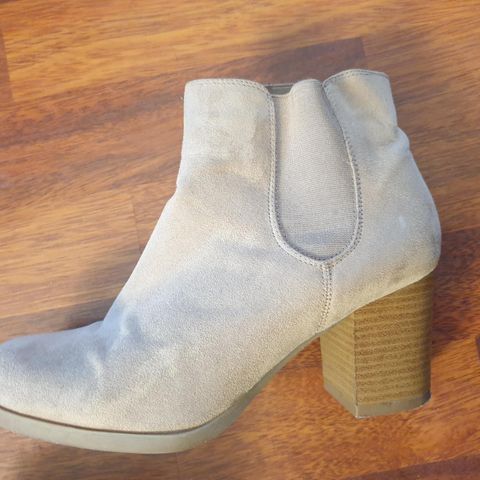 Ankle boots