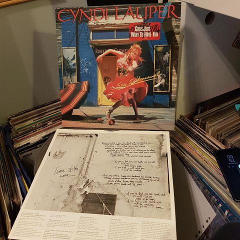 Cyndi Lauper she's so unusual