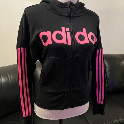 Adidas hettegenser (str. 12-14 år)