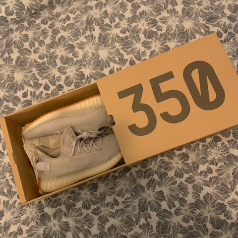 Yeezy boost 350 v2 Størrelse 43 1/3